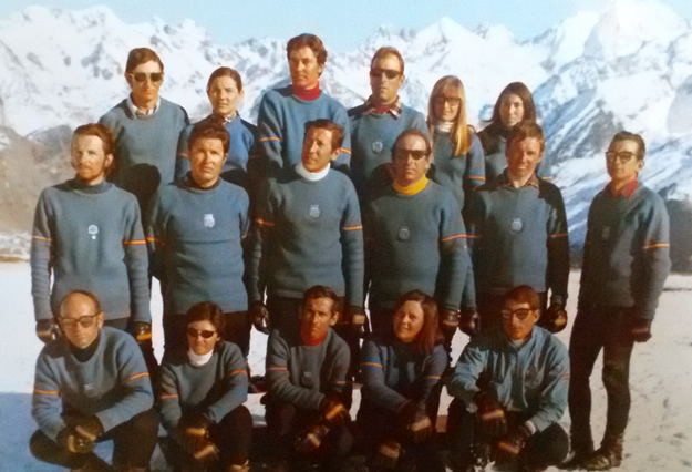 Escuela de Esqui de Formigal en 1970. Mariano Fanlo en el centro