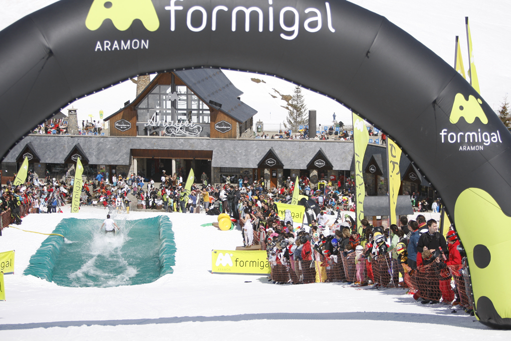 Piscina en Formigal para despedir la temporada