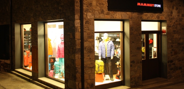 mammut_store_benasque_keyvisual