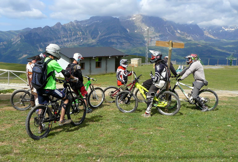 Ciclistas-en-Panticosa