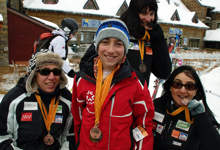 Jaime Almenar con Irene Villa, Malu del Río y Nathalie Carpanedo