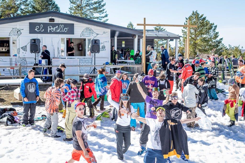 El Portillo en Javalambre, donde se respira el ambiente más joven, ofrecerá hamburguesas