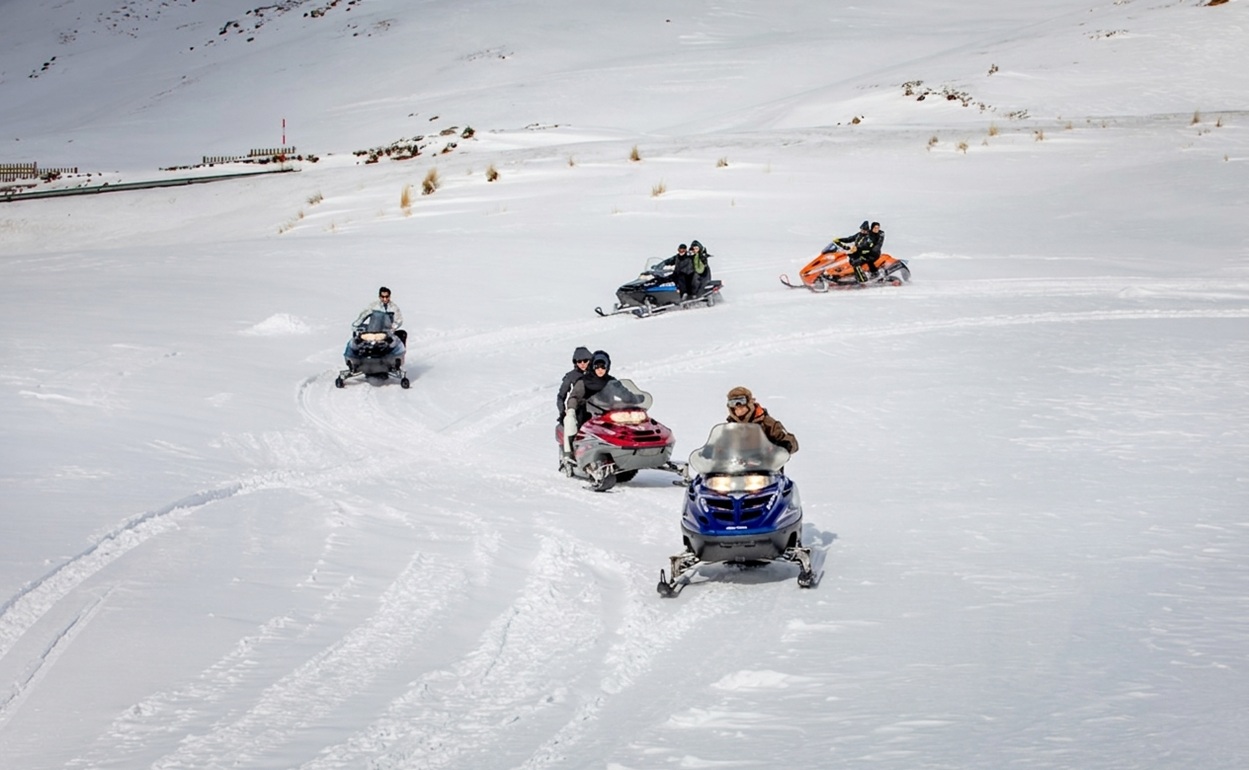 No esquiadores en Cerler - Motos de nieve | Estación de esquí de Cerler