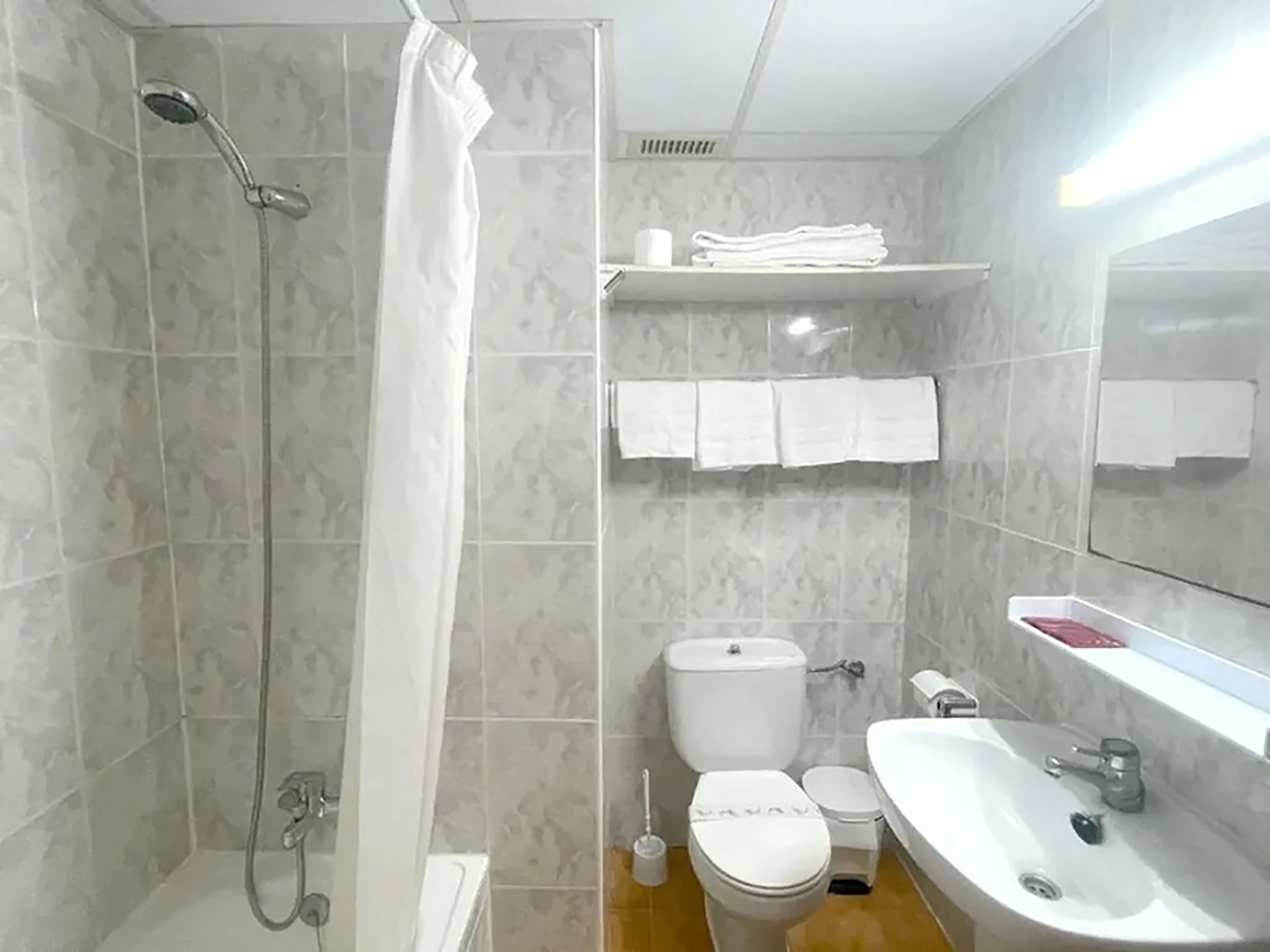 Apartamentos Midi 3000