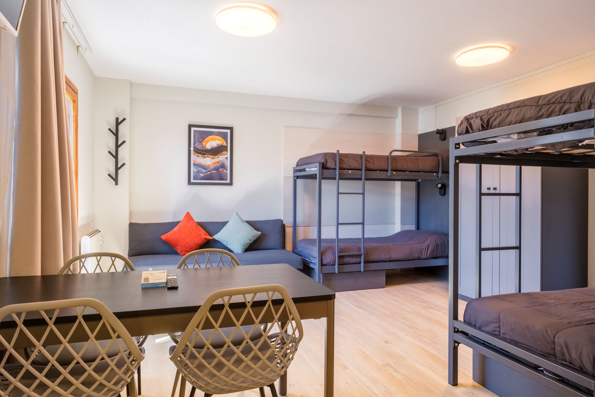 Apartamentos Midi 3000