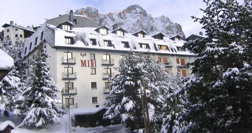 Apartamentos Midi 3000
